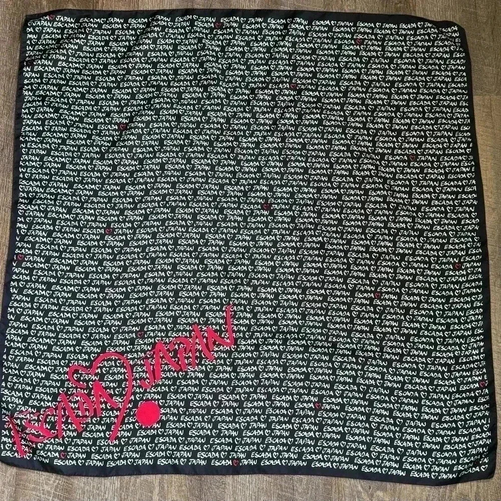 💎Escada Limited Edition Satin Scarf  86cm x 86cm - Picture 5 of 15